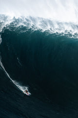 Kai Lenny surfing 40 foot wave.
Hawaii. 2018