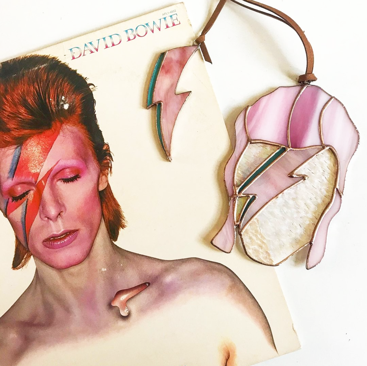 Bowie+Bolt.png