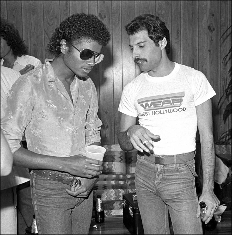 Michael Jackson &amp; Freddie Mercury backstage 1980.